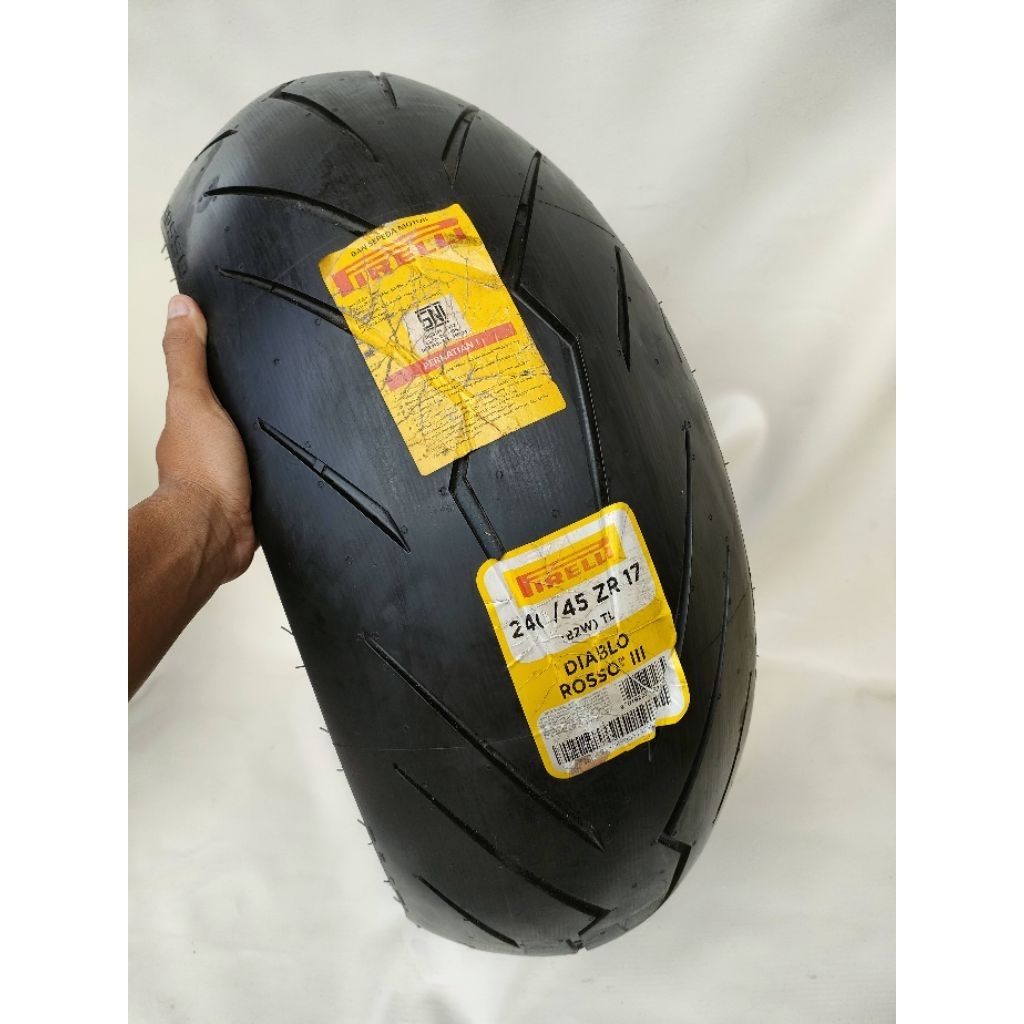 Ban ring 17 240/45 Pirelli diablo rosso lll thn 2019 kondisi baru