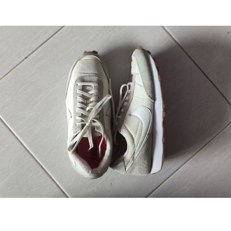 [BACA DESKRIPSI] SEPATU SECOND NIKE DAYBREAK
