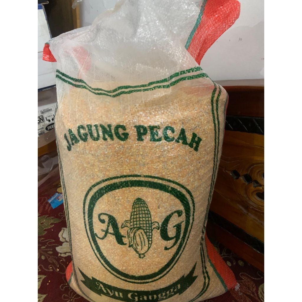 Pakan ayam jagung kering giling
