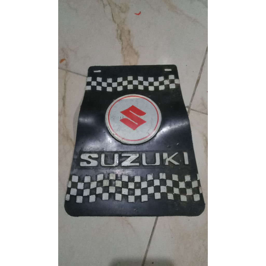 kepet cepet lumpur slebor belakang motor Suzuki lawas