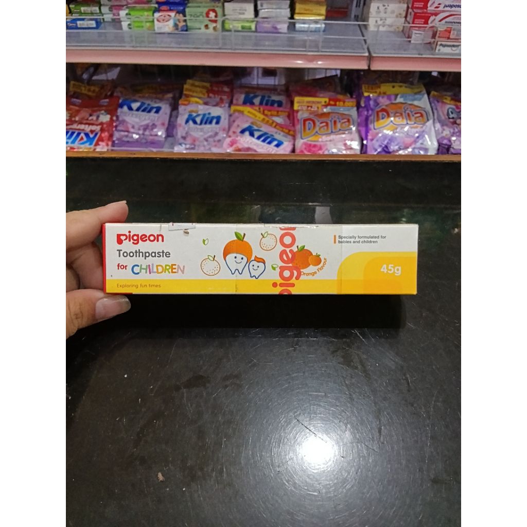 Paket Pasta Gigi & Sikat Gigi Bayi Pigeon 45g