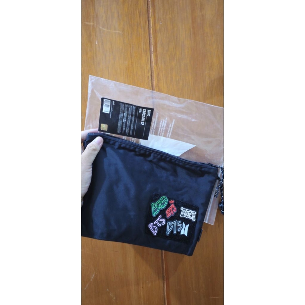 Tas slempang bts