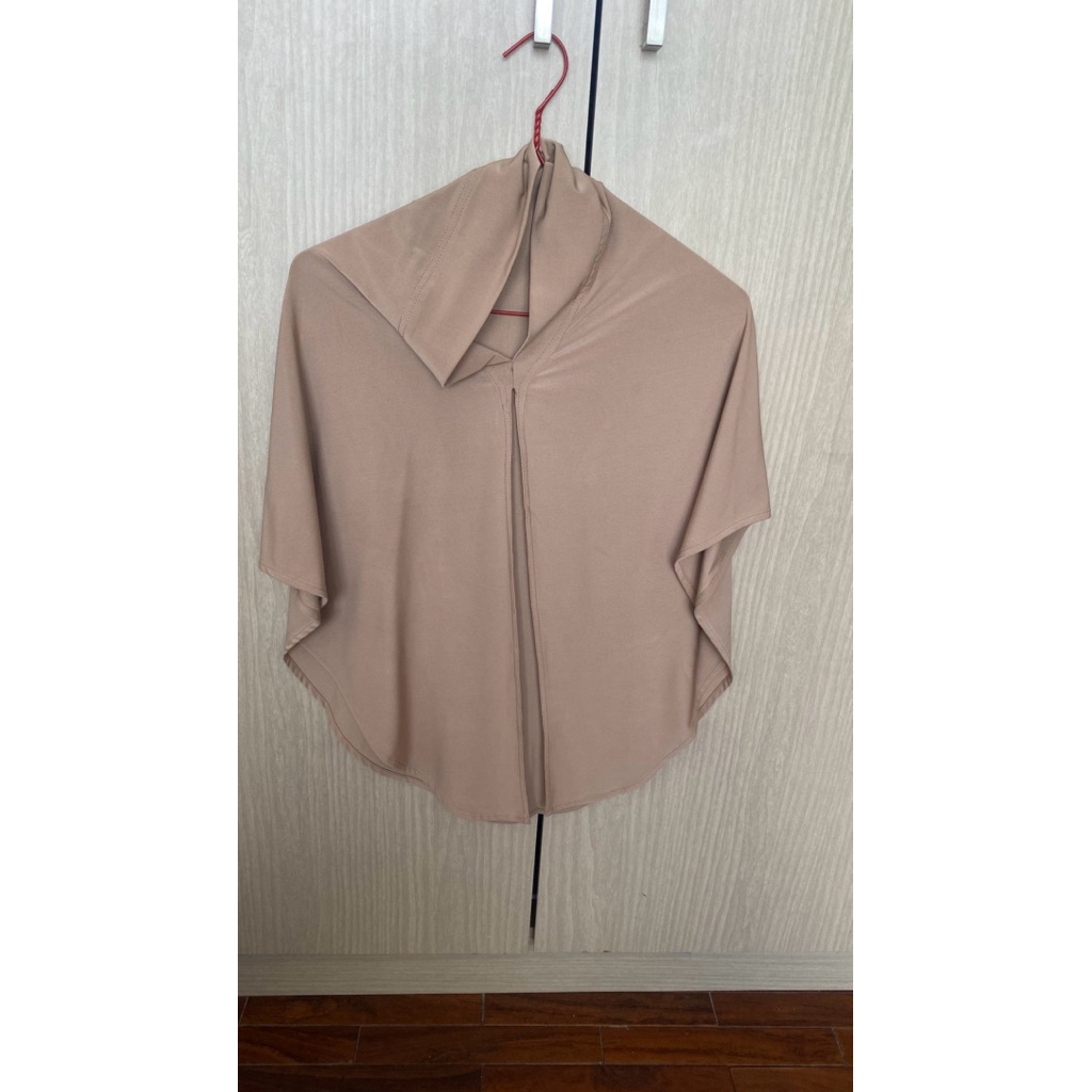 Preloved Bare Hijab, jilbab instan jersey warna nude