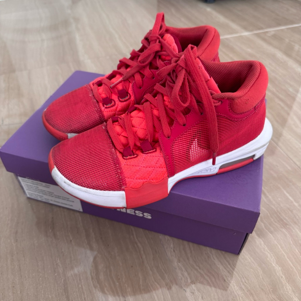 Preloved Sepatu Basket Nike Lebron James Witness 8 Ep Gym Red Sz US 7 / EU 40
