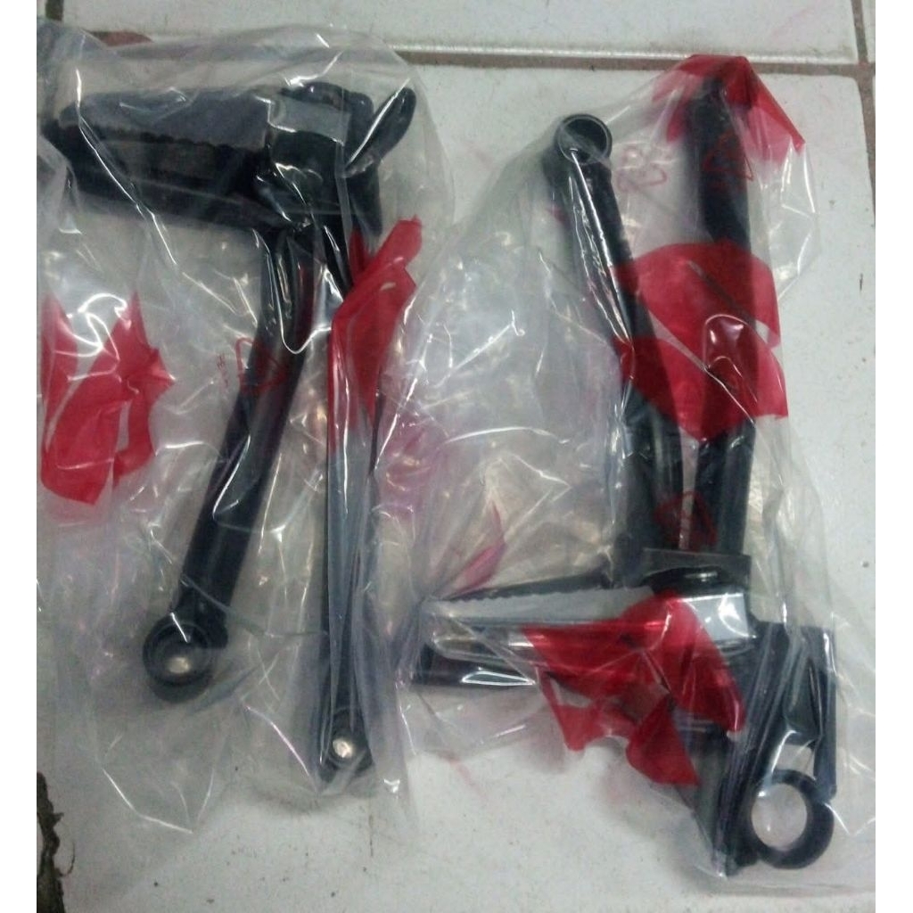 ORIGINAL FOOTSTEP GANTUNG BELAKANG / REAR FOOTSTEP BRACKET SUZUKI GSX R-150