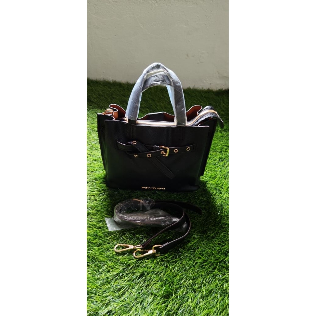 Tas Hitam MK