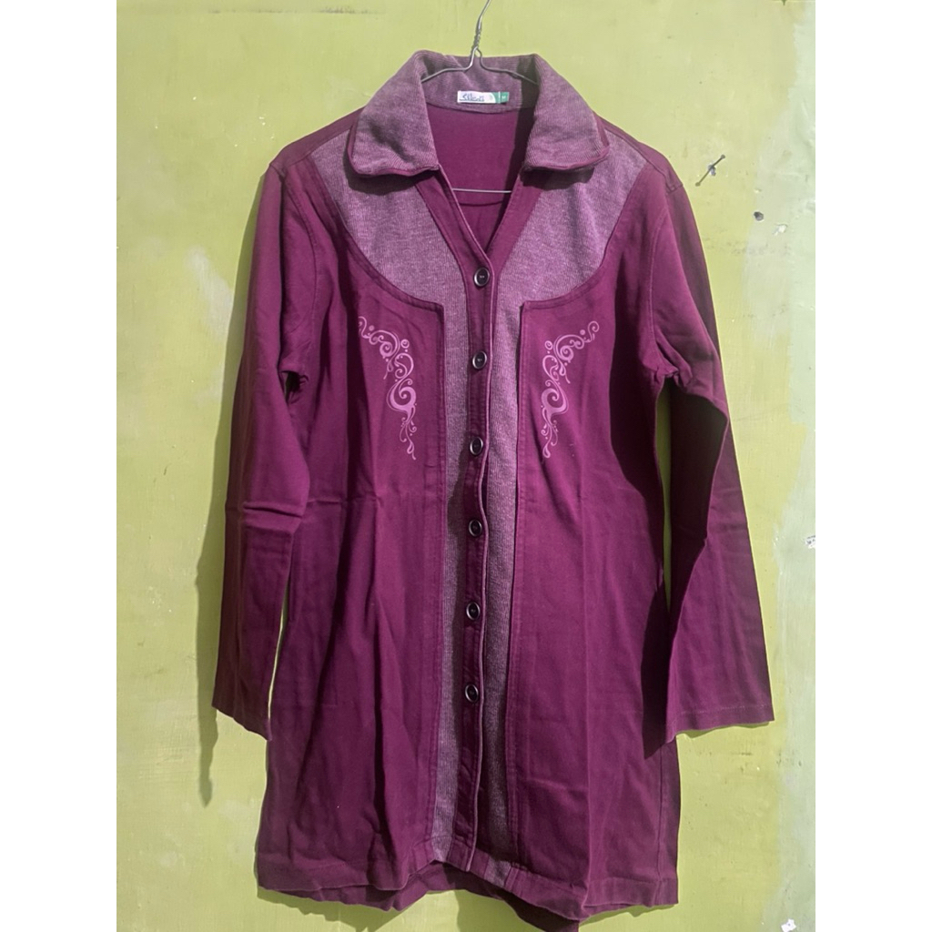 Atasan kaos preloved merek Sekido