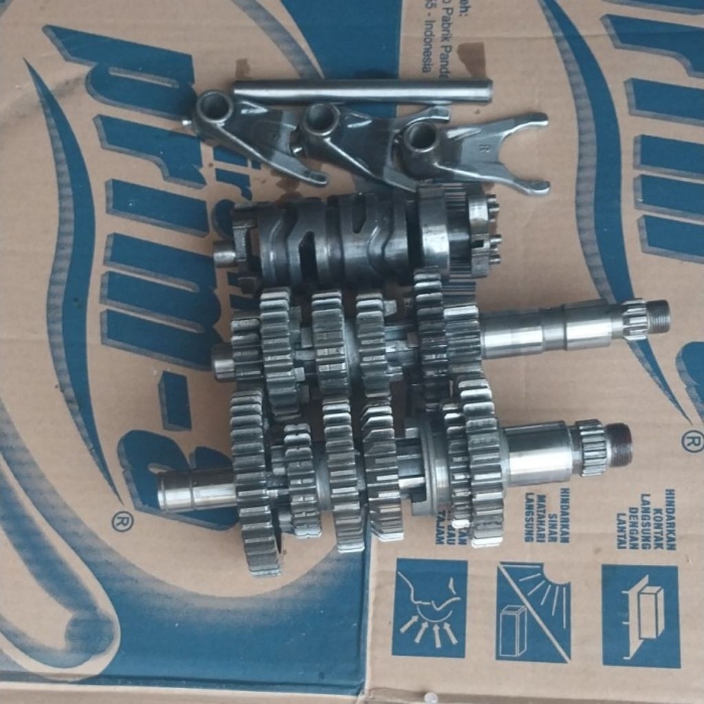 transmisi scorpio 6 speed bahan ttr 250