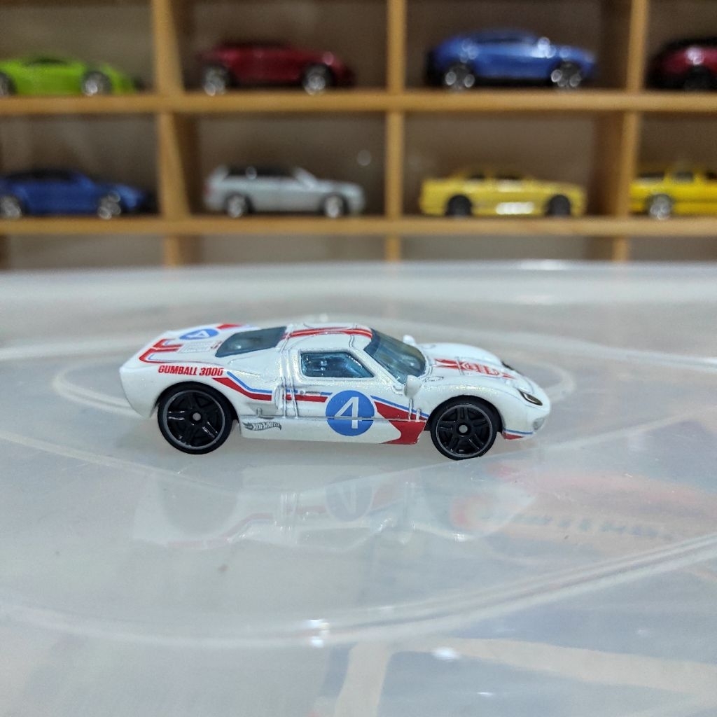 hot wheels ford gt 40 putih loose