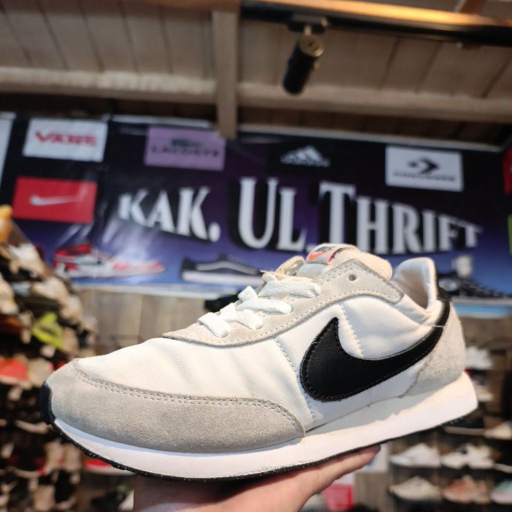 nike tailwind