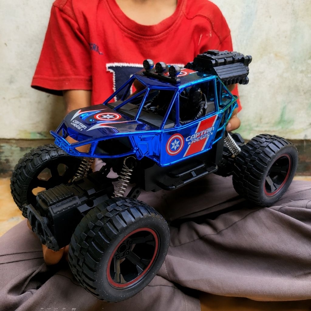 Mobil RC Offroad Anti Air Skala 1:20 Batre Cas Suspensi Aktif Ban Karet Remote 25M RC Car
