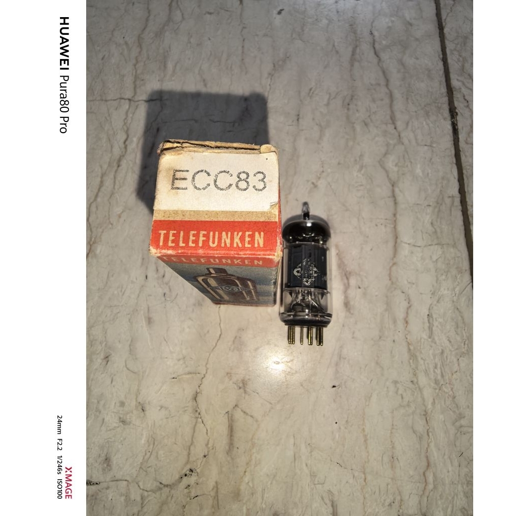 1 buah Ecc83 / 12AX7 Telefunken Gold Pin