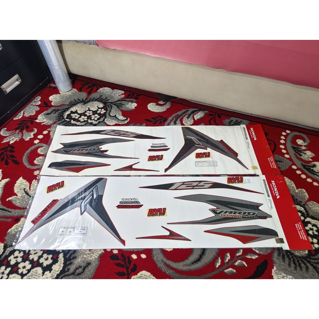 Stripping / Sticker Set Vario 125 old KZR Merah Lawas Original Honda AHM 871X0-KZR-B00ZBR / 871X0-KZ