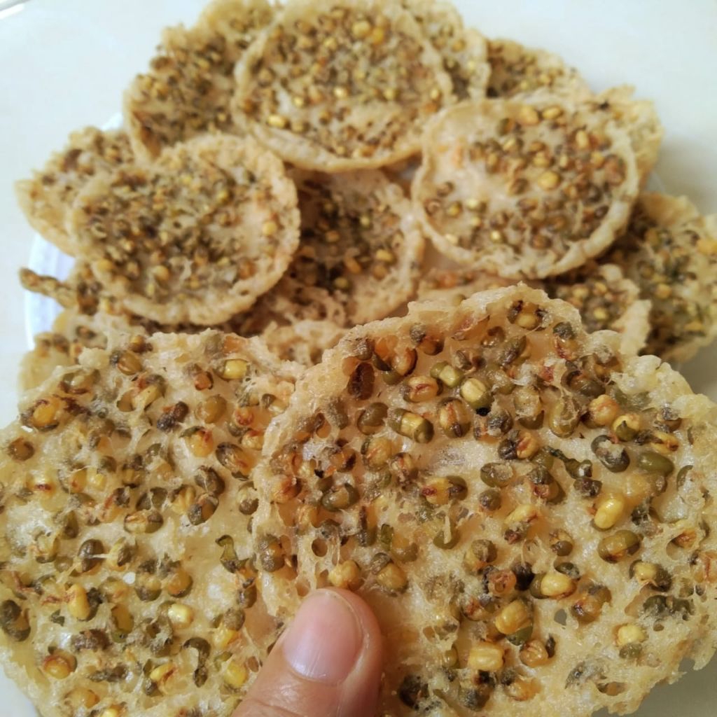 peyek kacang ijo 500 g full kacangnya di goreng dadakan