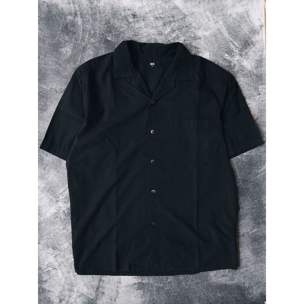 Kemeja Open Collar Uniqlo