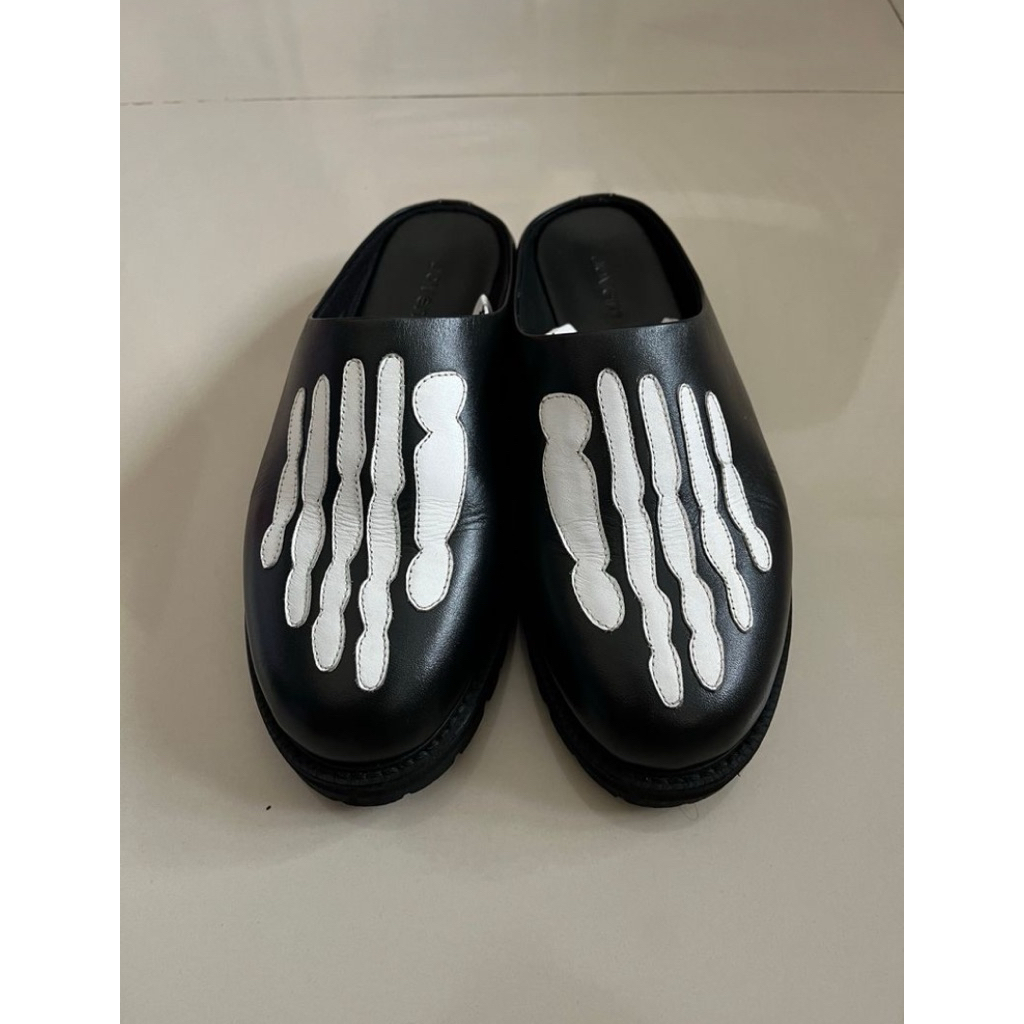 Jovem Studio Halloween Mule