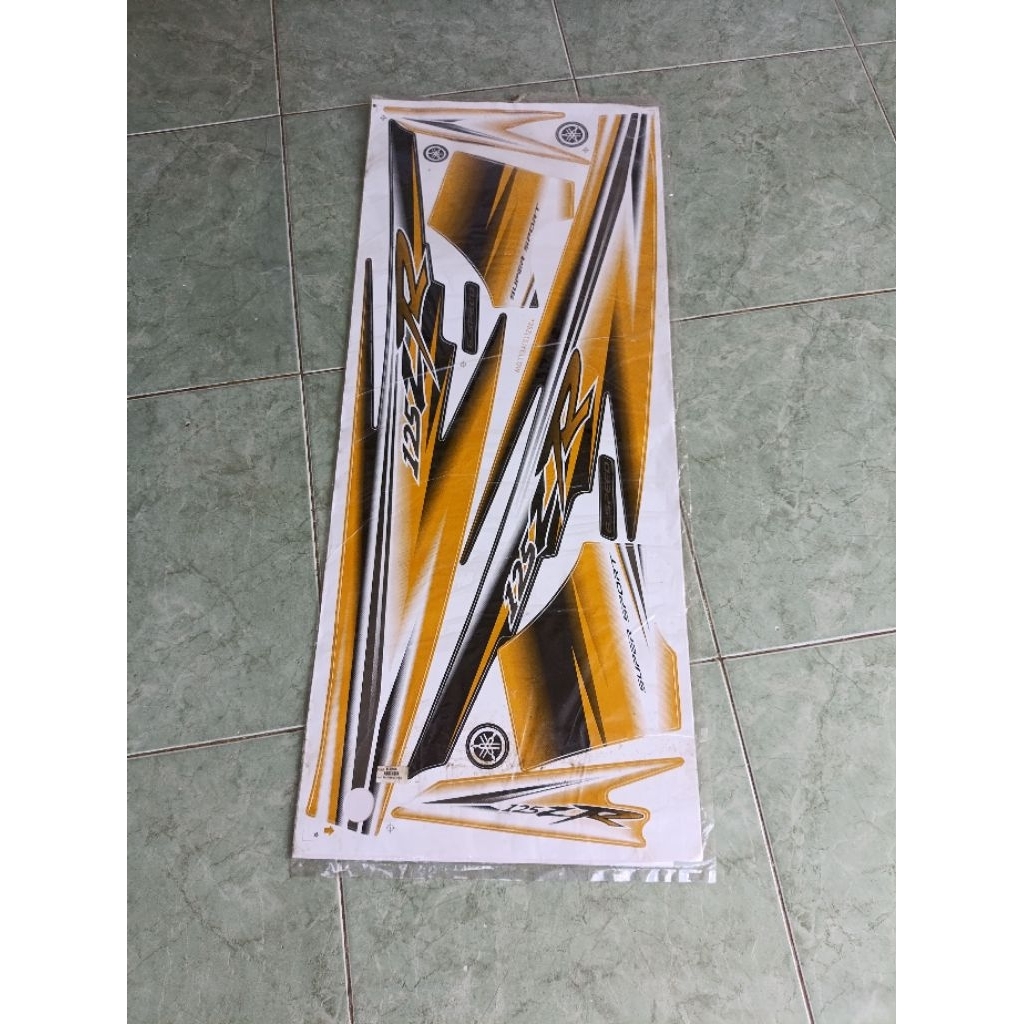 STICKER STRIPING Y125ZR KUNING DIRAJA