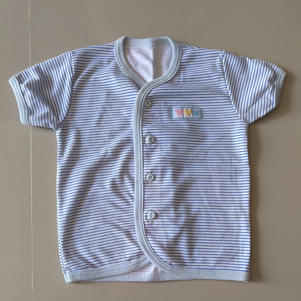 baju bayi bekas kancing depan masi bagus