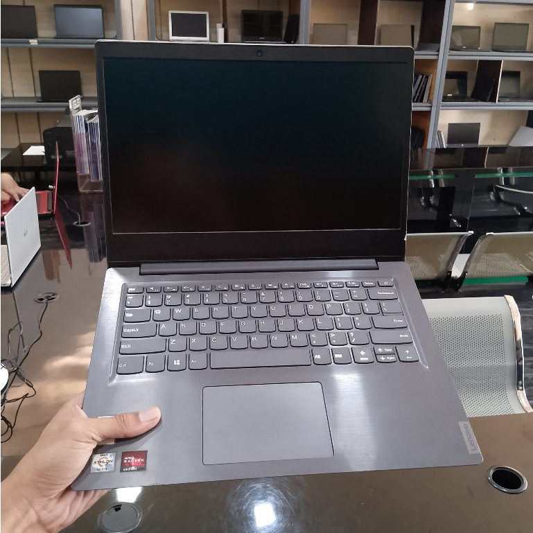 Laptop Slim Lenovo V14 ADA AMD Athlon Silver 3050U Ram 8Gb Ssd 256Gb