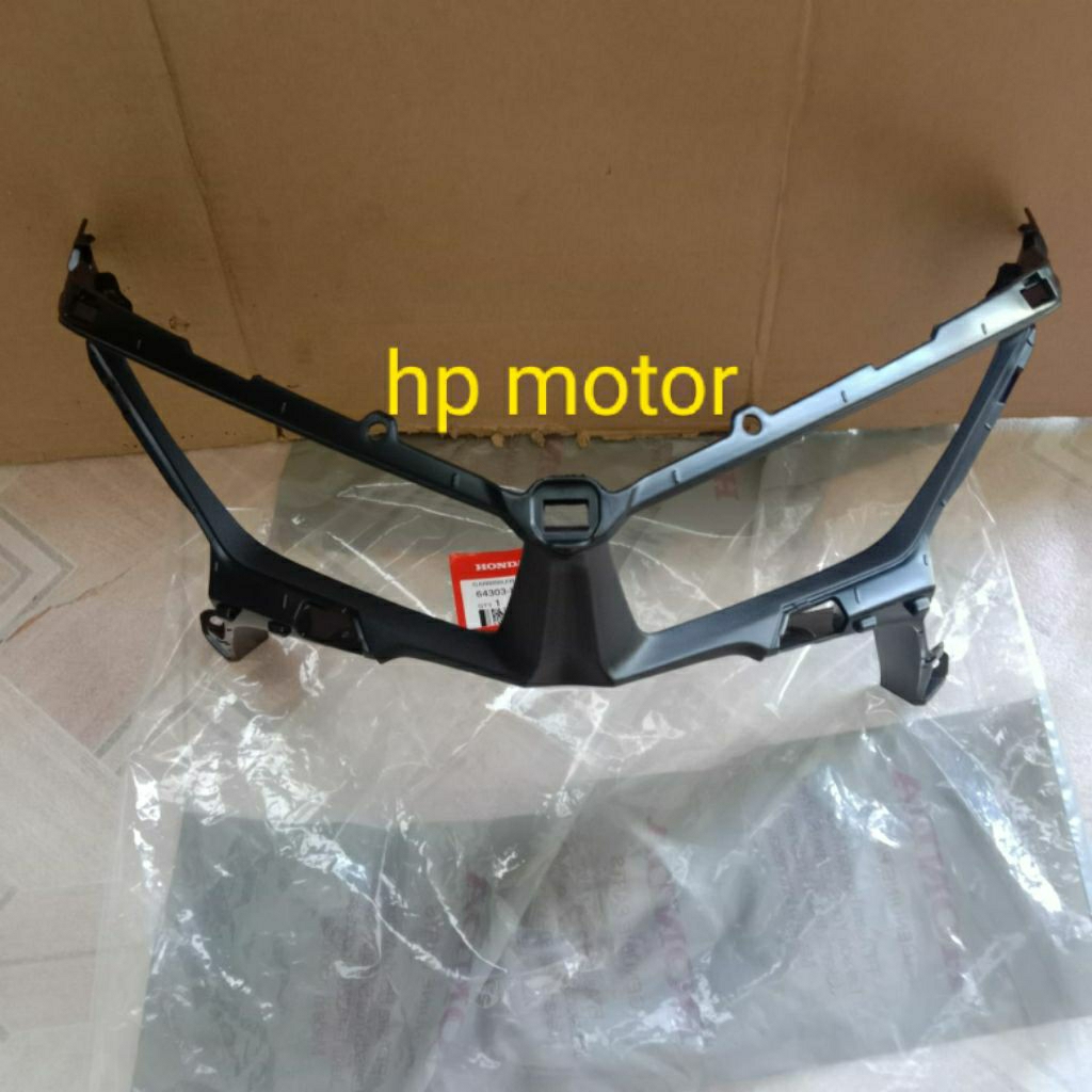 GARNISH LAMPU DEPAN VARIO 125 K2V COVER LAMPU DEPAN VARIO 125 ESP K2V ORIGINAL 64303-K2V-N30ZA