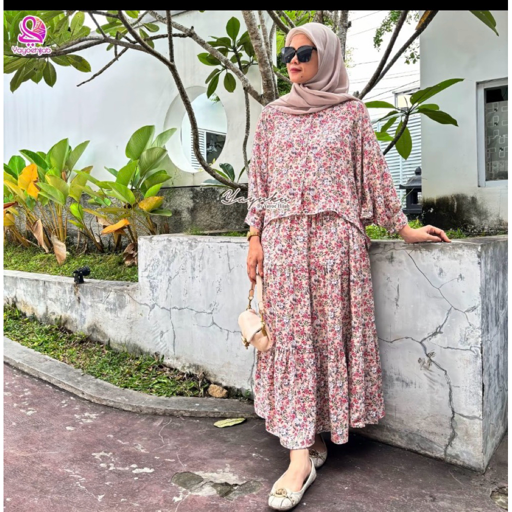 Set Floral By Yayuku Hijab – Atasan & Rok Cantik Second Like New