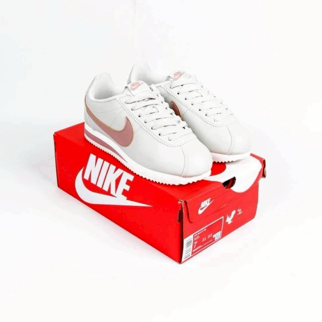 ( BDGSNKRS ) Sepatu Nike Cortez Classic Leather Light Bone Particle Pink