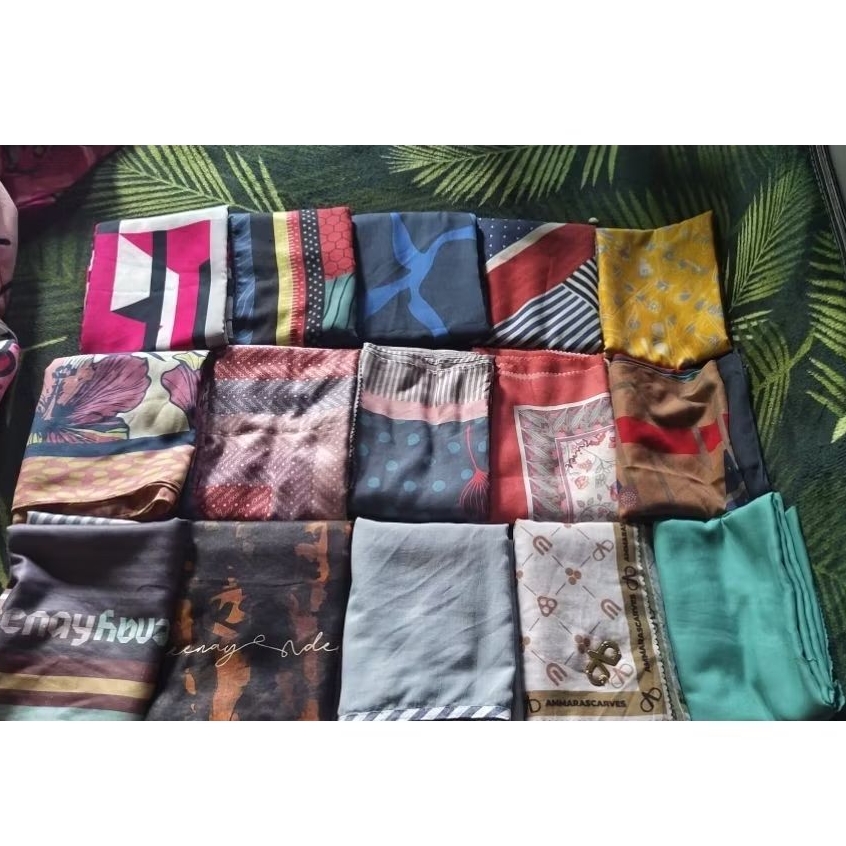 PRELOVED DEENAY SECONDSIGN MONEL/HIJAB PRELOVED