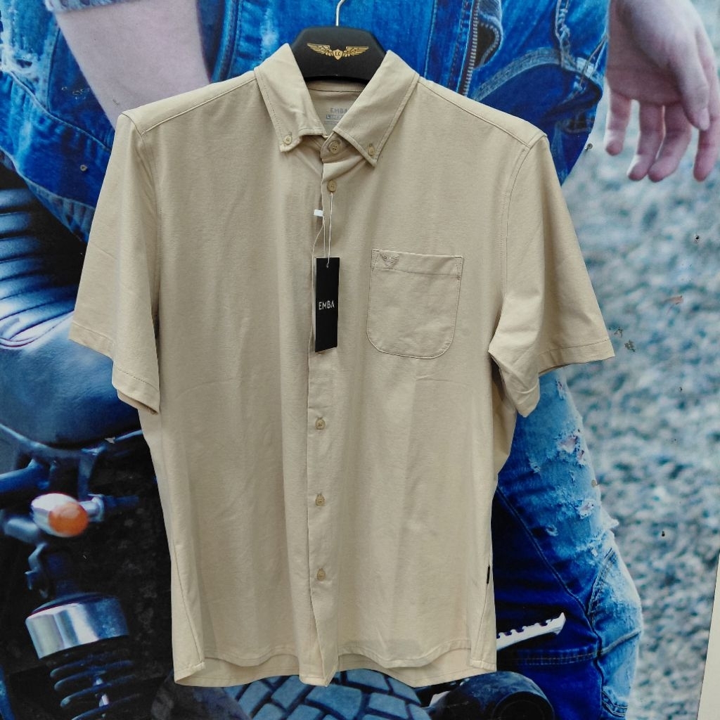 Kemeja emba classic /kemeja hitam /kemeja pendek/kemeja polos /emba mall /kemeja pendek polos/ shopp