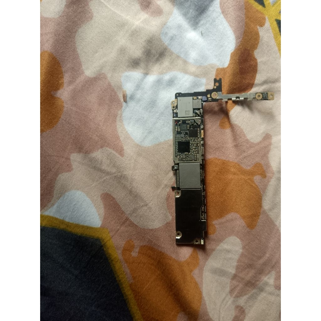 mesin iPhone 6s plus 128gb hanya hangat