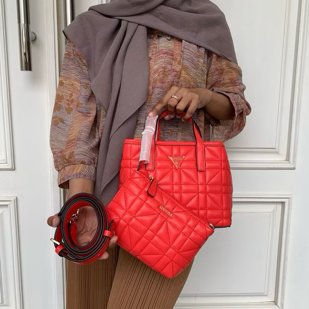 READY ORIGINAL GUESS EDITA MINI CONVERTIBLE SALE 70% TAS TOP HANDLE SELEMPANG WANITA