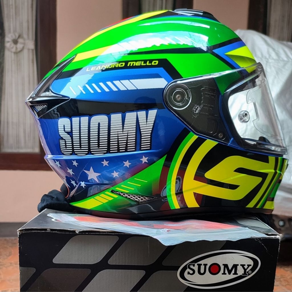 Helm Suomy Stellar Leonardo