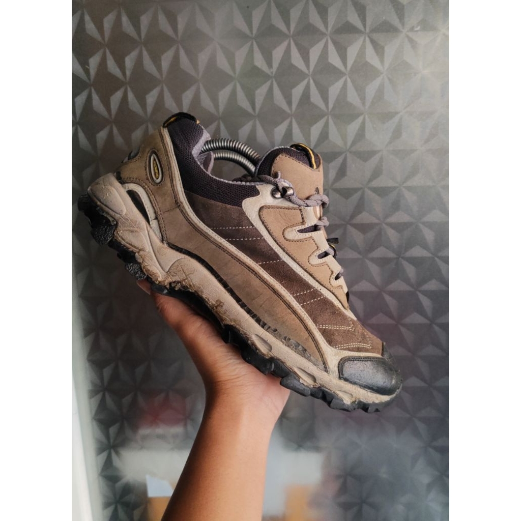 sepatu gunung outdoor sz 43 kolon sport second bekas preloved