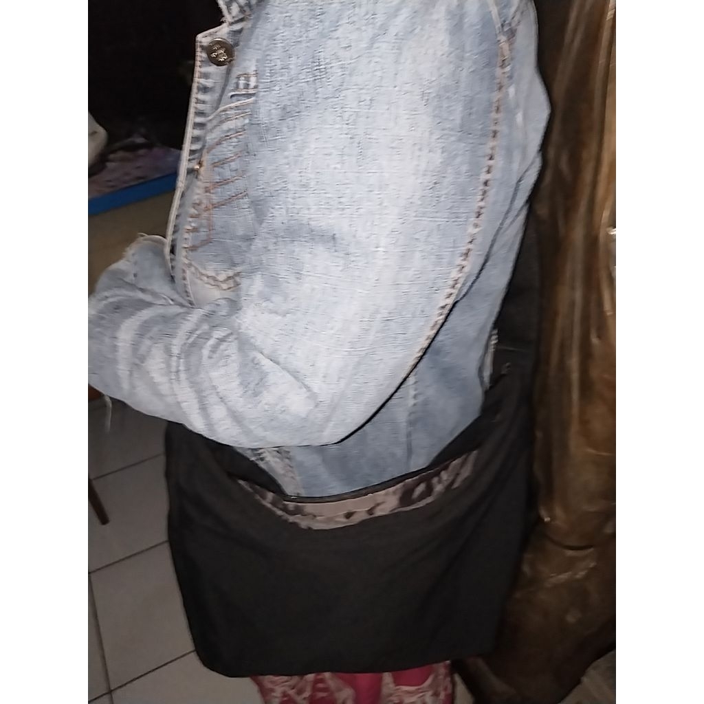 Tas Slempang Uniqlo