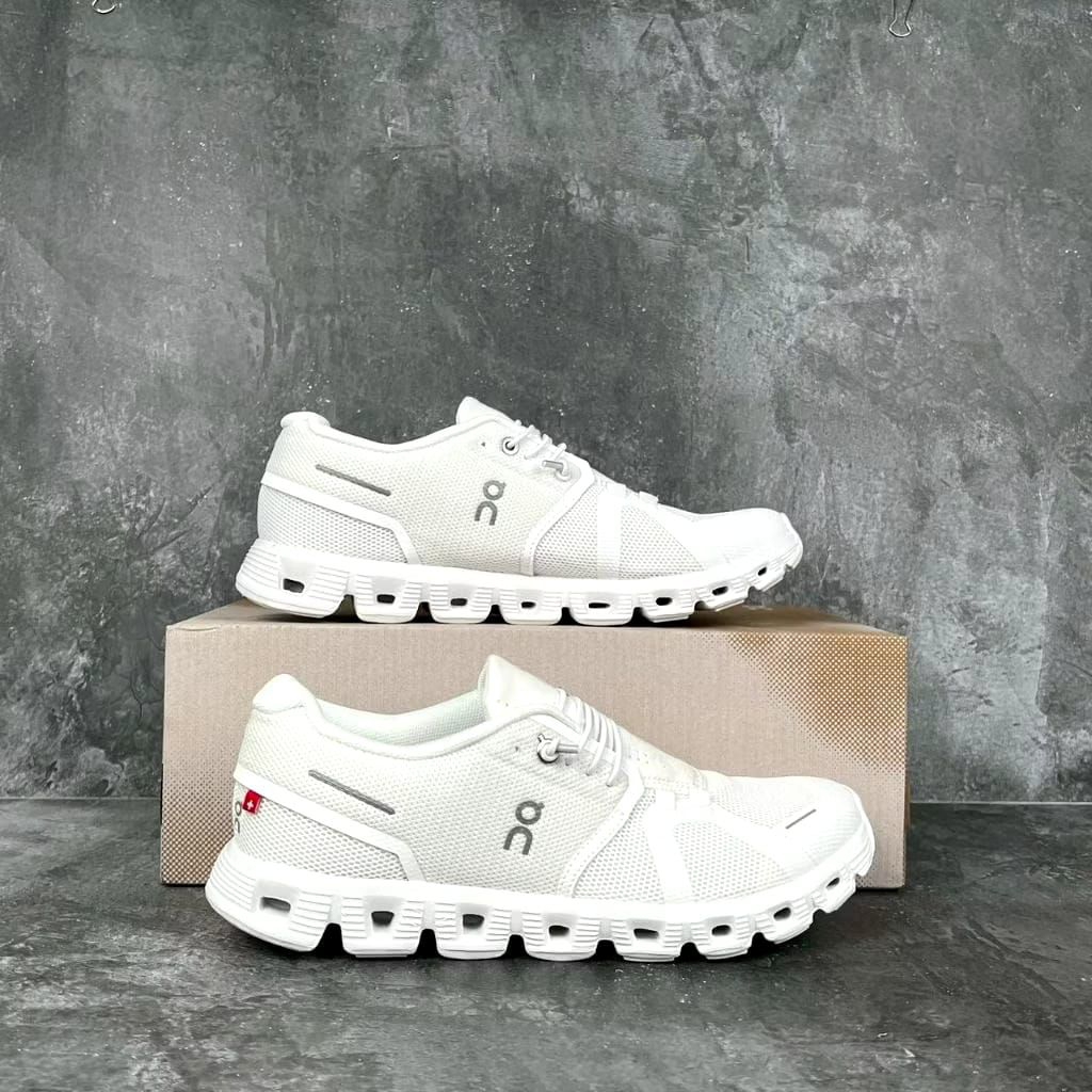 Sepatu On Cloud Cloud 6 All White Running Shoes