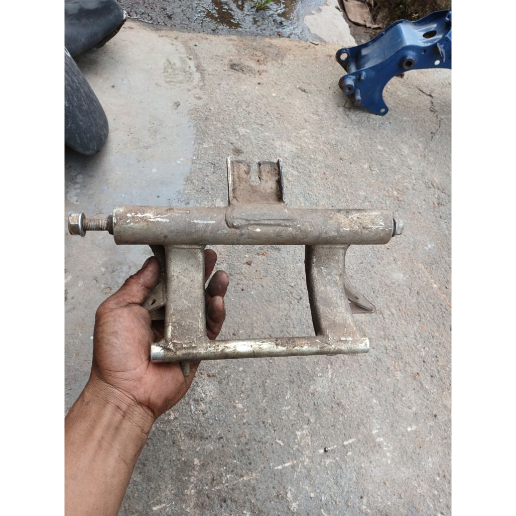 engine mounting mounting monting honda vario 125 vario 150 original bekas