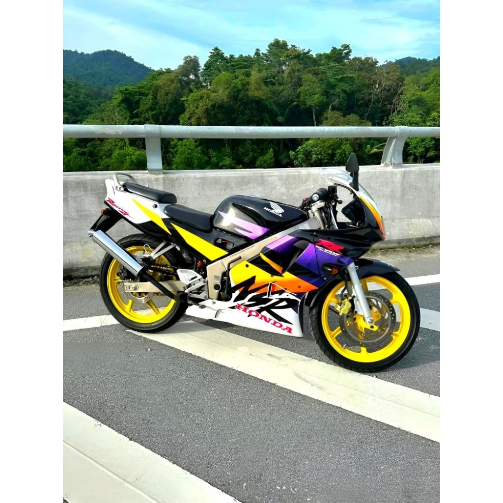 STRIPPING STIKER STICKET LIS BODY KOMPLIT FULLSET   (HONDA NSR 150 RR DOUBLE R)