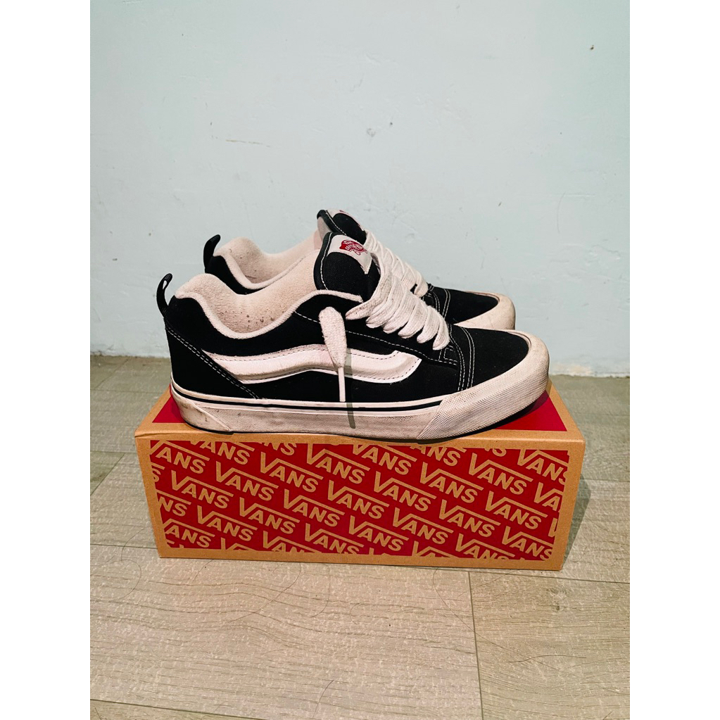 VANS KNU SCHOOL