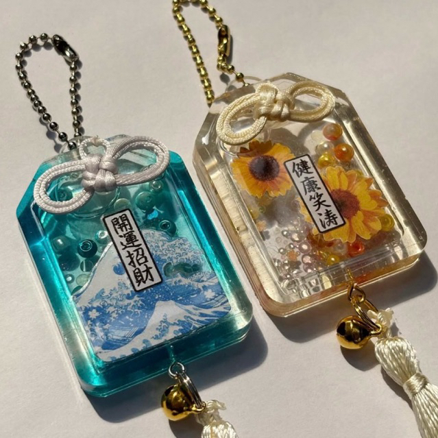 renaaichu custom resin omamori keychain