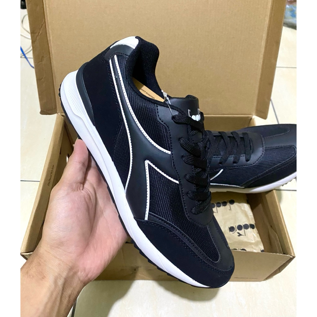 sepatu diadora casual