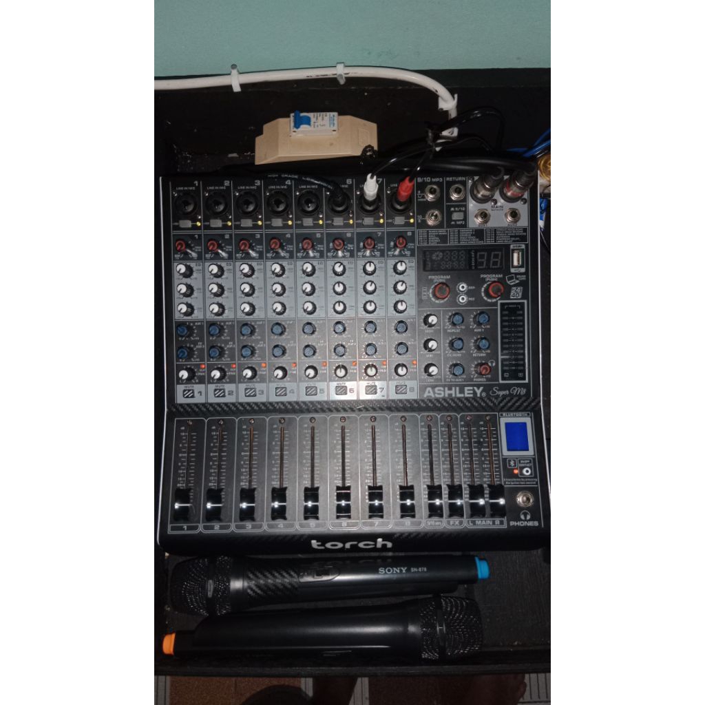 Mixer Ashley Super M8 8 chanel efek sudah nyess dijual lengkap dengan harces mixer ya bukan harces p