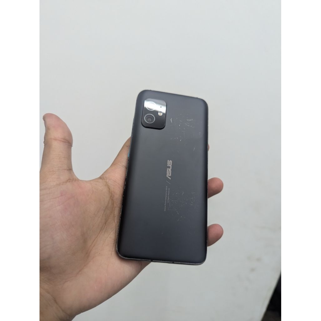 Asus Zenfone 8