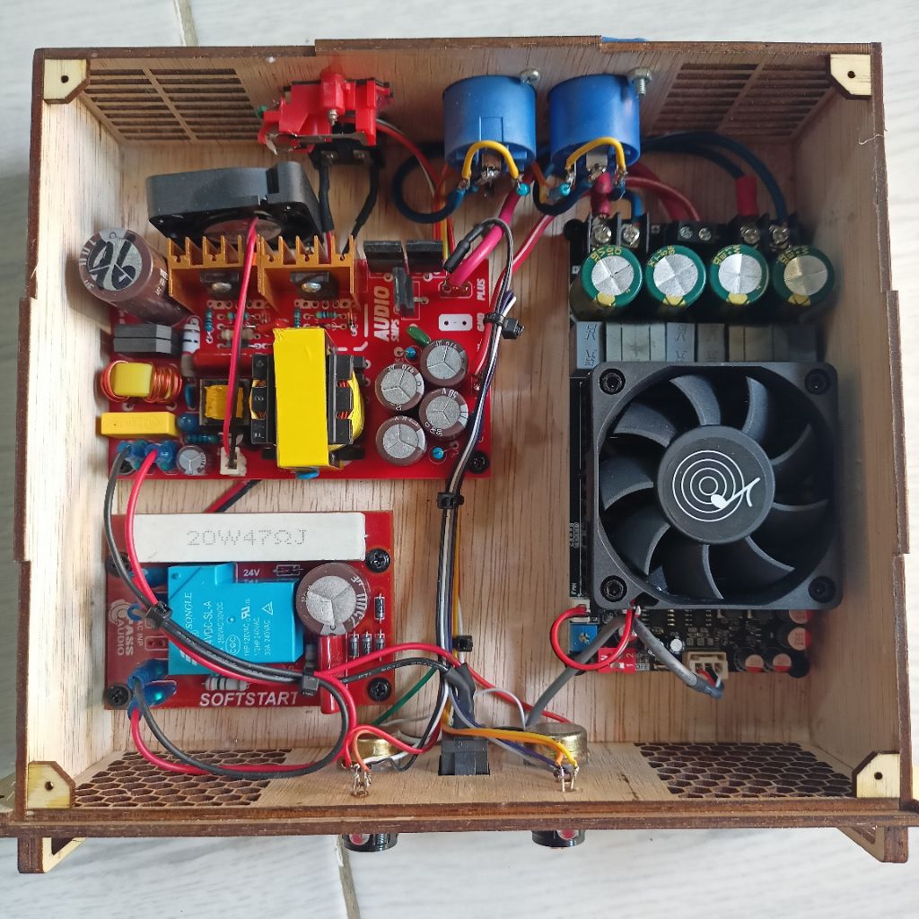POWER MINIATUR ZK3002 300 WATT X 2