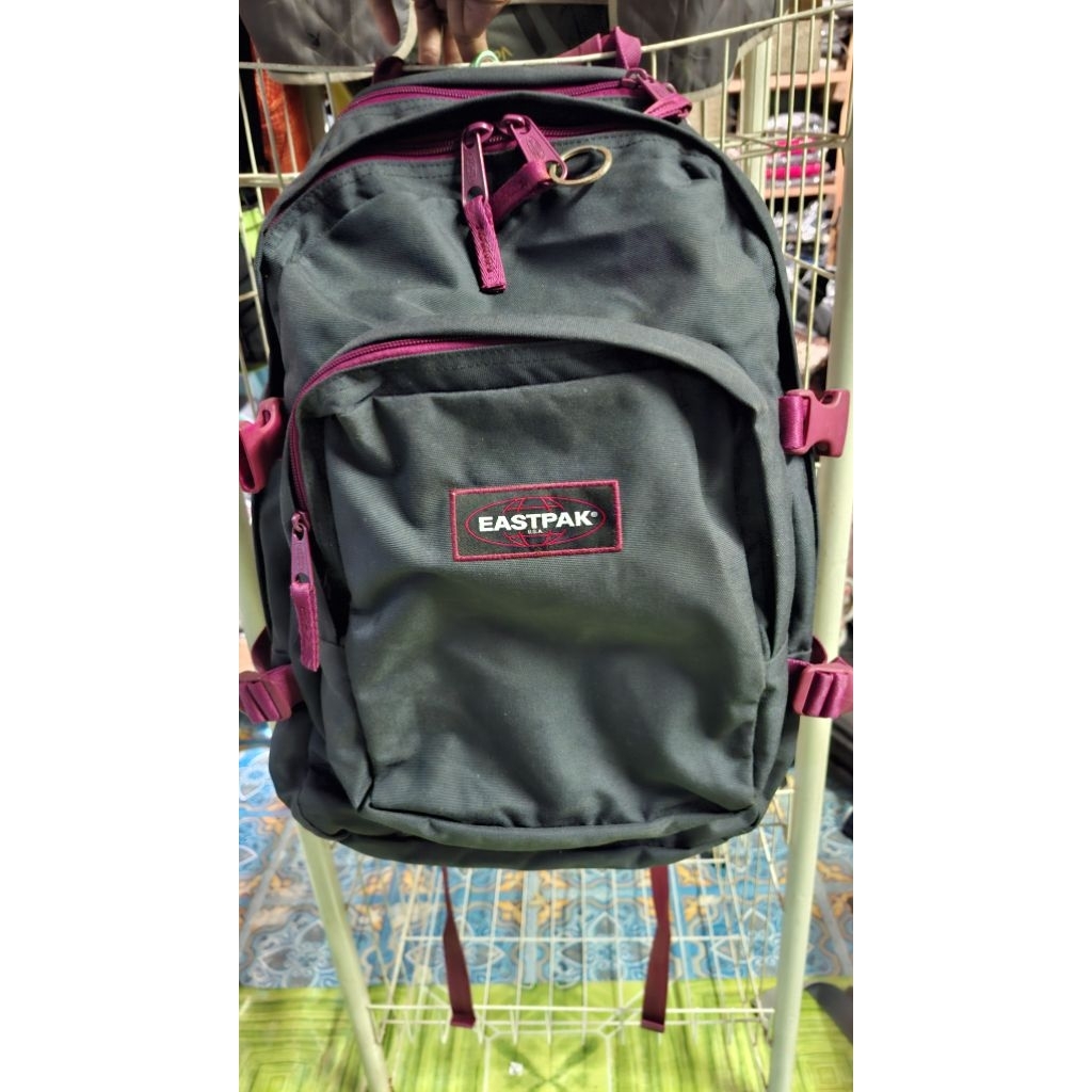eastpak banyak ruang