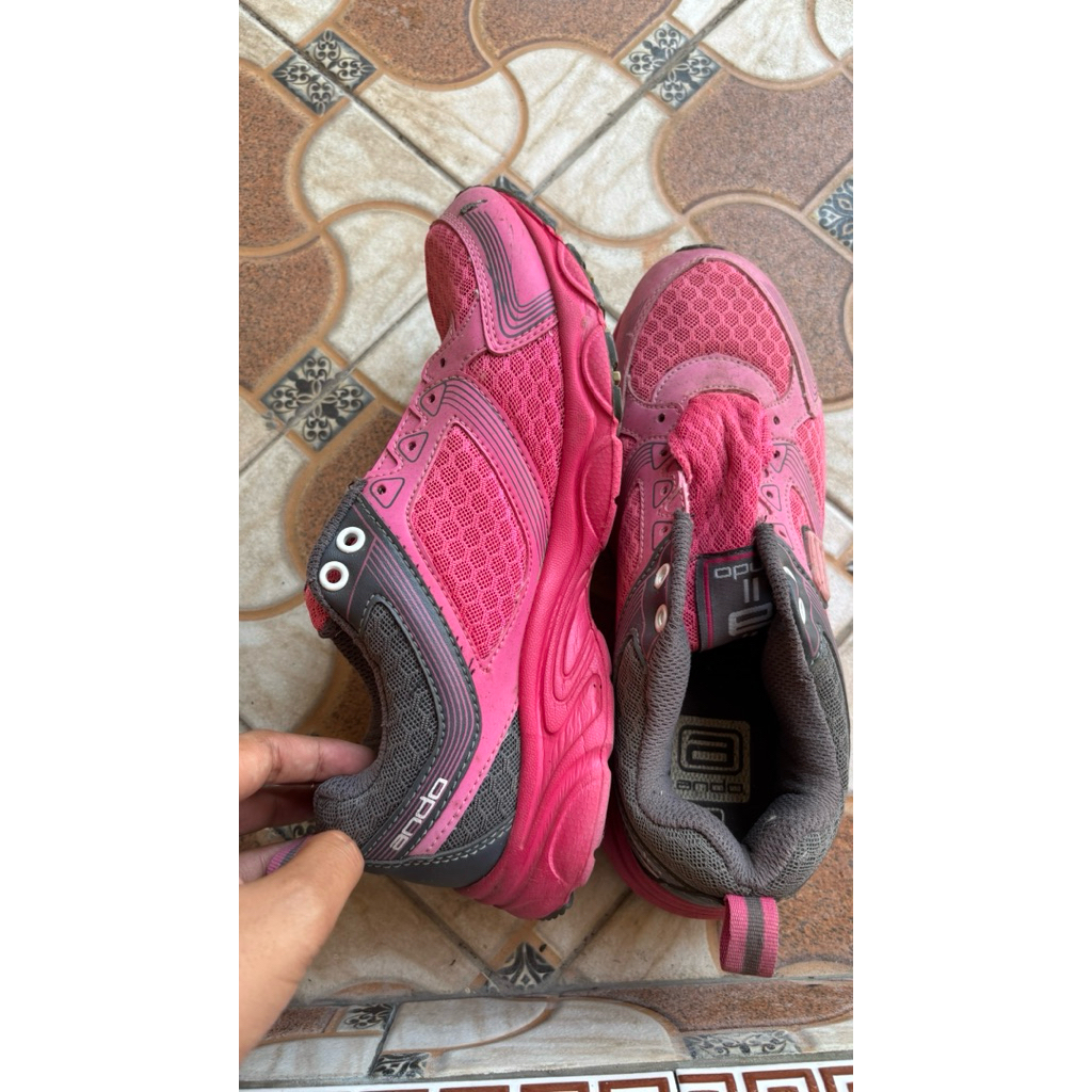 sepatu preloved ando