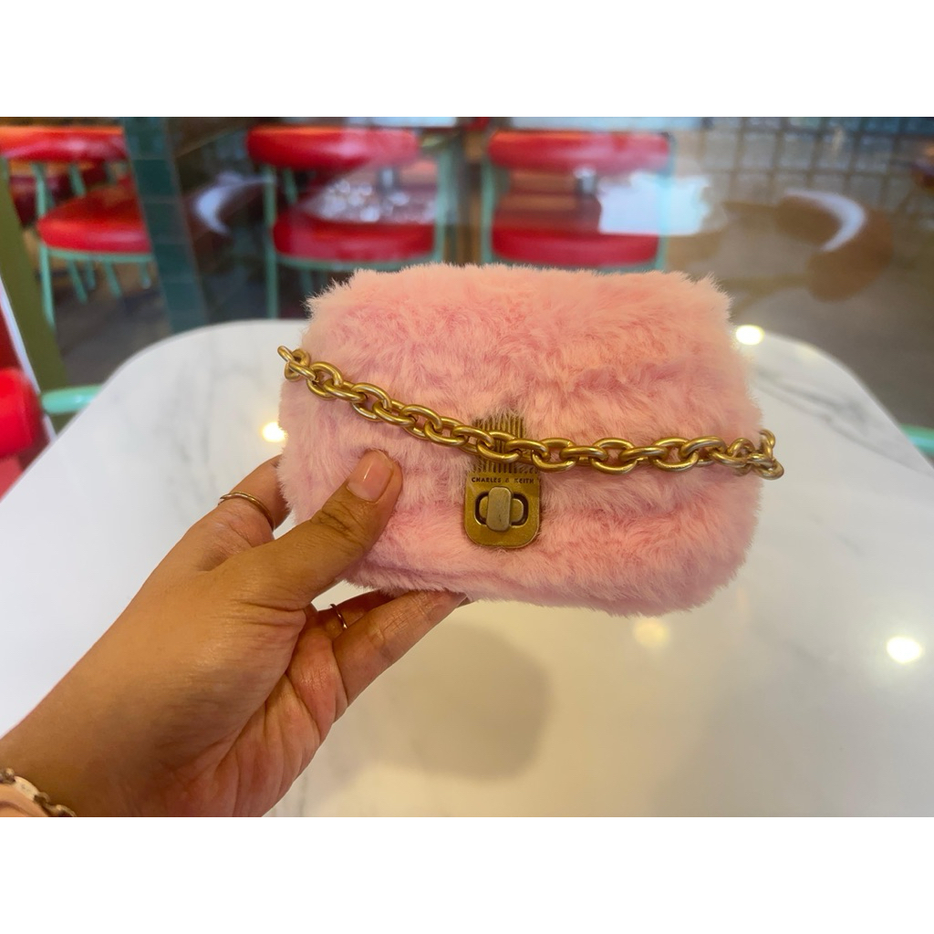 Tas Charles And Keith Preloved Fur Pink Mini Bag Sling Bag Wanita Korean Style Aesthetic