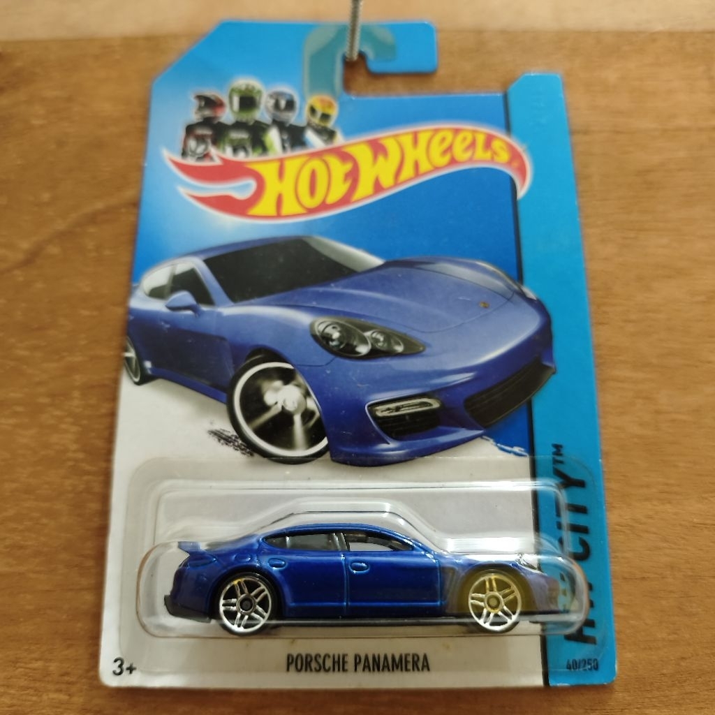 Hot Wheels Porsche Panamera - Blue