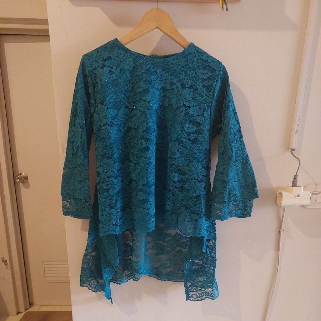 Kebaya Brukat Model Kurung - Kebaya Kurung Modern