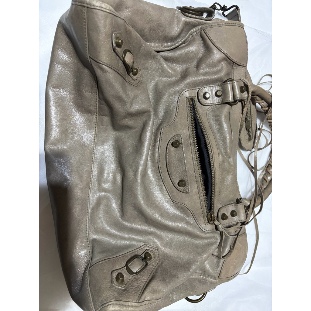 balenciag* city bag