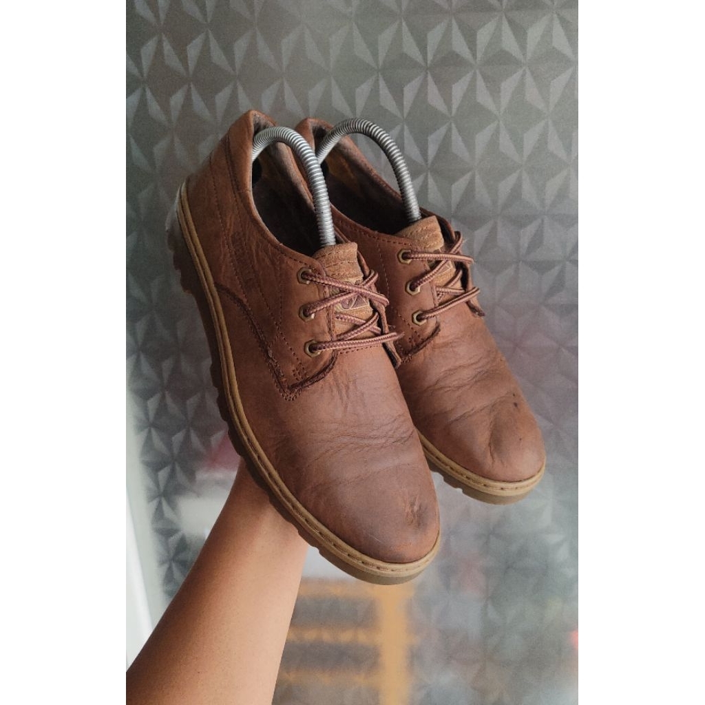 sepatu Caterpillar SZ 40 second bekas preloved