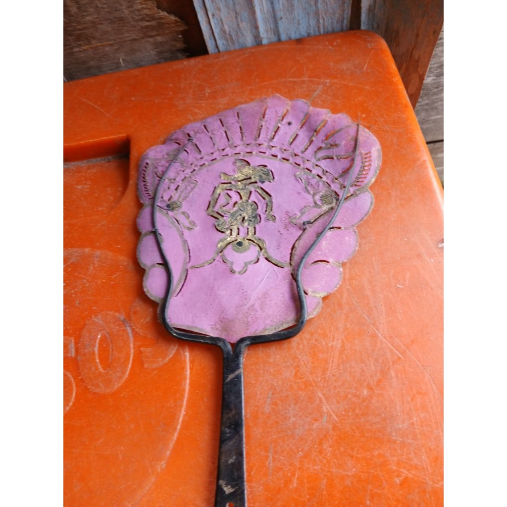 Hiasan dinding kipas kulit pink  gbr wayang 165rb jadul antik vintage lawas display dianggap mati
